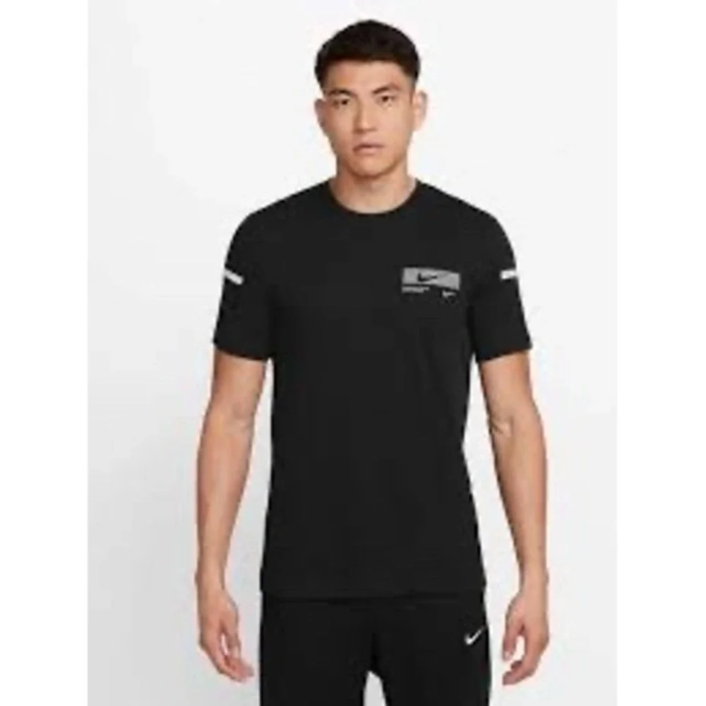 Nike T-Shirt Men Small Black‎ Excellent Dri-FIT Performance Graphic Short Sleeve